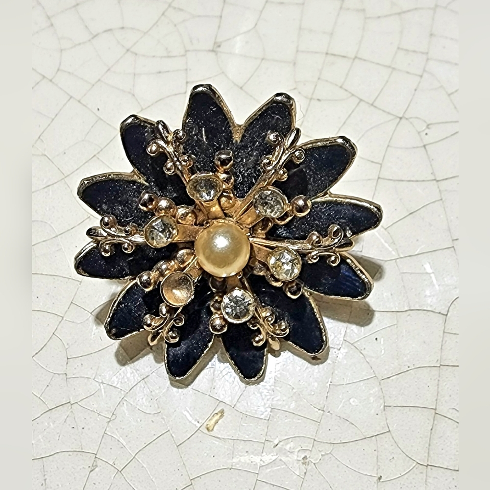 Vintage Coro black enamel fleur-de-lis rhinestone pearl brooch